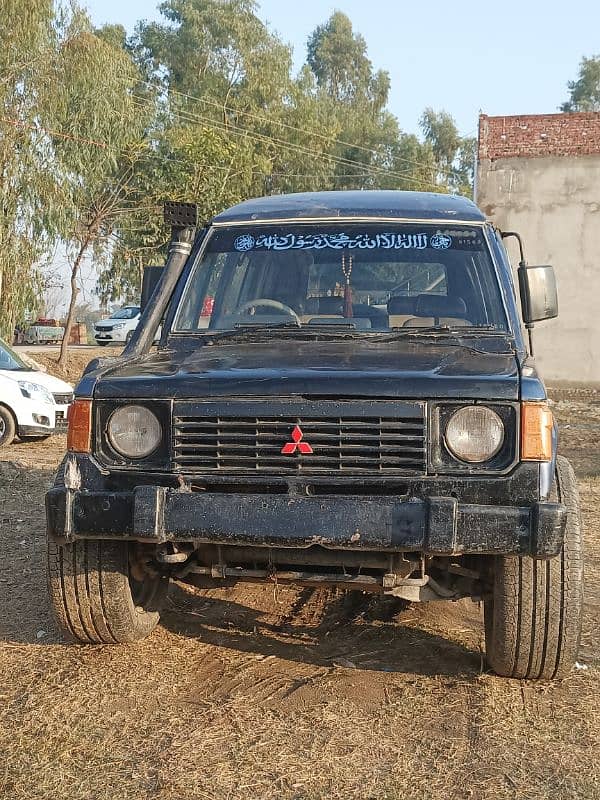 Mitsubishi Pajero 1985 0