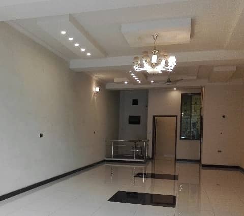 10 Marla Building For sale In Faisal Town 1