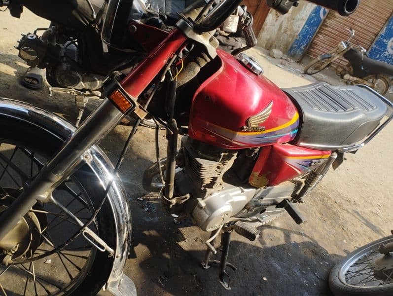 Honda CG-125 Karachi Number 8