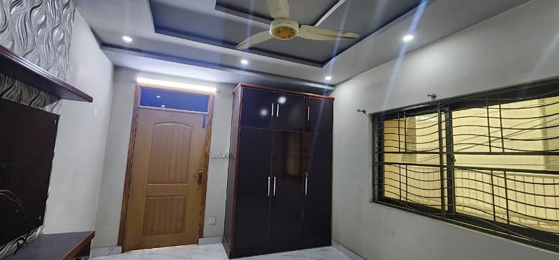 1 KANAL BRAND NEW UPPER PORTION AVAILABLE FOR RENT 0