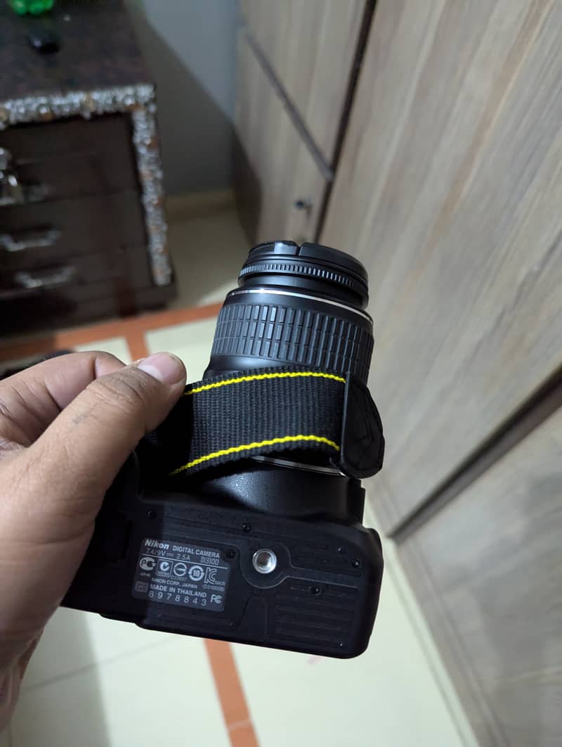 NIKON DSLR 10/10 Condition 1