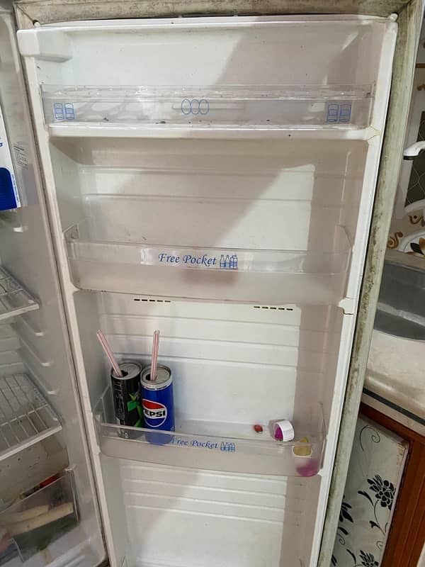 Refrigerator 0