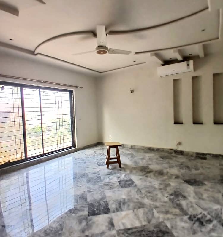 Upper Portion 1 Kanal Modern House For Rent In DHA Phase 3 Block-XX Lahore. 3