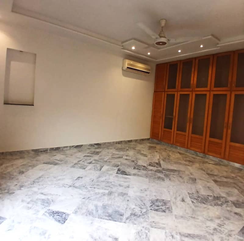 Upper Portion 1 Kanal Modern House For Rent In DHA Phase 3 Block-XX Lahore. 5