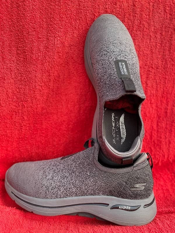 Flat 60 % off Original Skechers 4