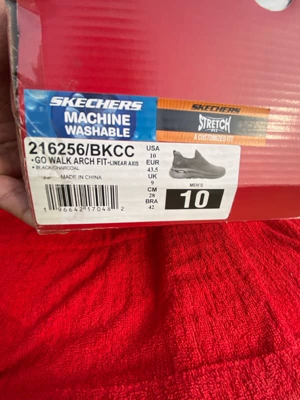 Flat 60 % off Original Skechers 8