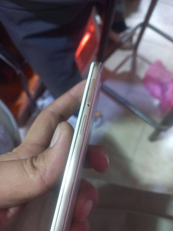 Oppo F1S 1