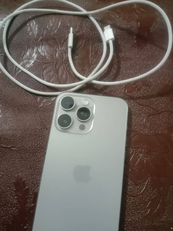 urgent for sale IPHONE 15 PRO MAX 2