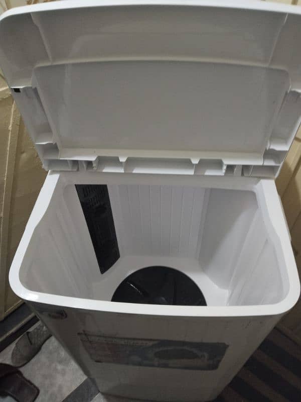 Dawlance singal washing machine new 3