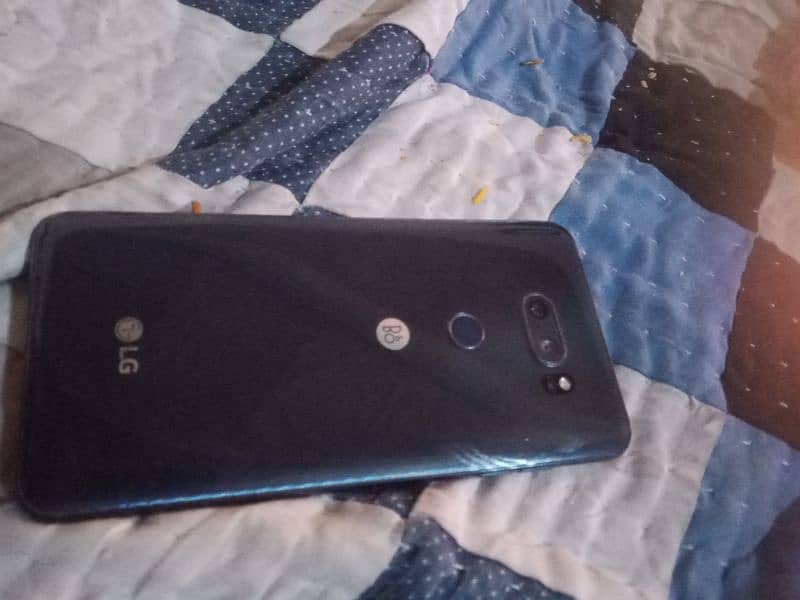 LG V30 plus ram rom 6.64 aRegent sell need money 0