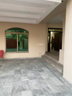 1 kanal lower portion for rent in johar town for Family and Silent office (Call center + Software house)