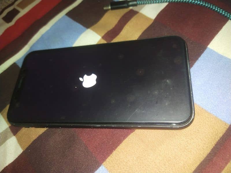 iphone 11 64 gb jv black excellent condition 10