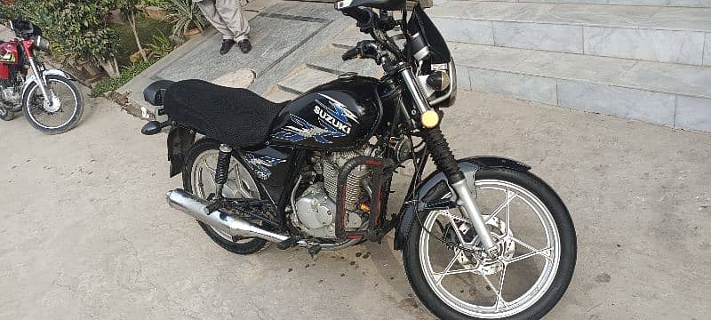 Suzuki 150 gs 6