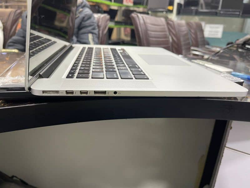 MacBook pro 2015 4