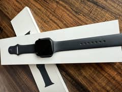 Apple series 7 45mm green and midnight black like new with box