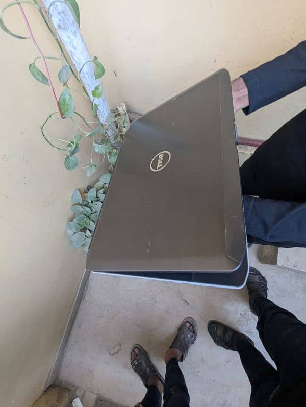 dell laptop 1