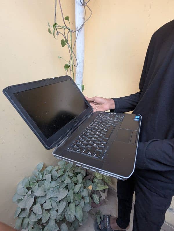 dell laptop 3