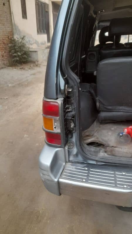 Mitsubishi Pajero 1995 15