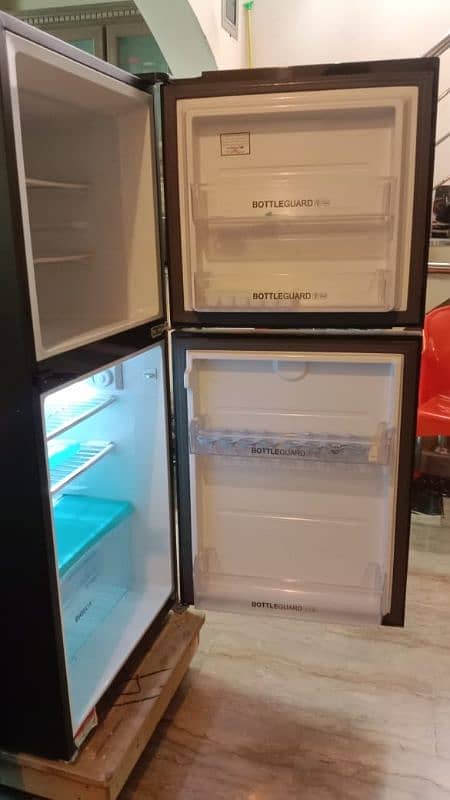 Haier Refrigerator glass door mid size 6