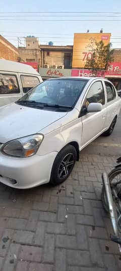 Toyota Platz 2004