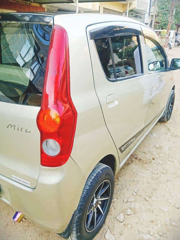 Daihatsu Mira 2011 2