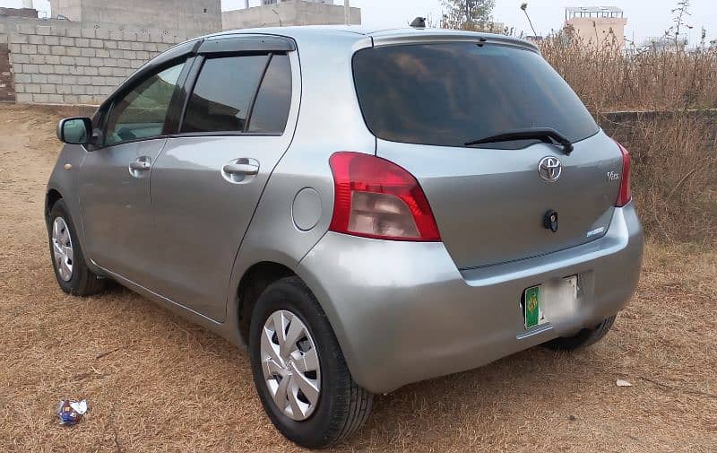 Toyota Vitz 2007/10 3