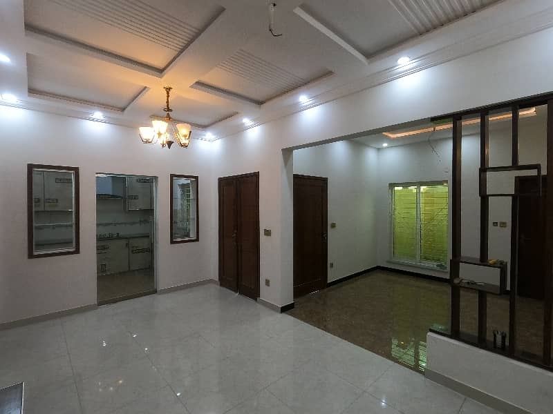 5 MARLA BRAND NEW HOUSE FOR SALE | PRIME LOCATION near Main 150ft Rd Nasheman E Iqbal Phase-2 near Valencia Town LHR 3