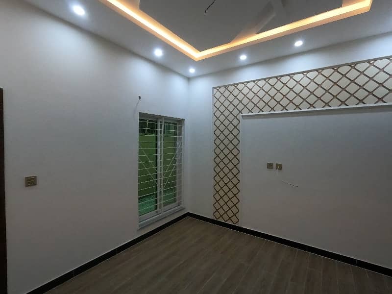 5 MARLA BRAND NEW HOUSE FOR SALE | PRIME LOCATION near Main 150ft Rd Nasheman E Iqbal Phase-2 near Valencia Town LHR 11