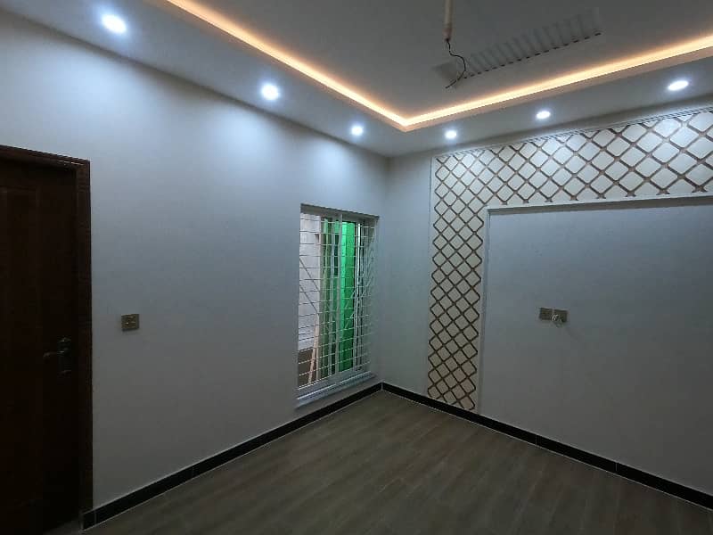 5 MARLA BRAND NEW HOUSE FOR SALE | PRIME LOCATION near Main 150ft Rd Nasheman E Iqbal Phase-2 near Valencia Town LHR 23