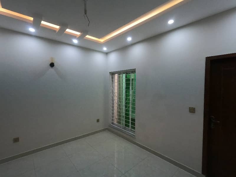 5 MARLA BRAND NEW HOUSE FOR SALE | PRIME LOCATION near Main 150ft Rd Nasheman E Iqbal Phase-2 near Valencia Town LHR 25