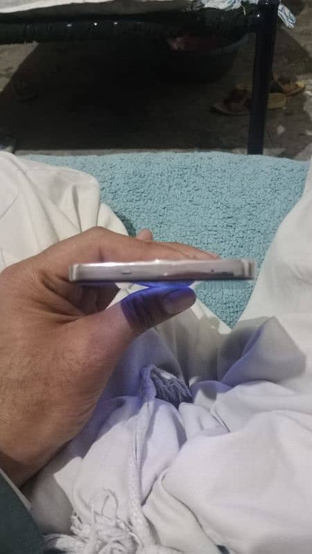 good condition oppo Reno f12 5g 12. . . . 256 1