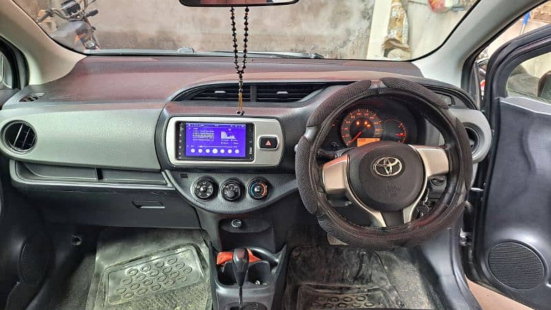 Toyota Vitz 2015 9