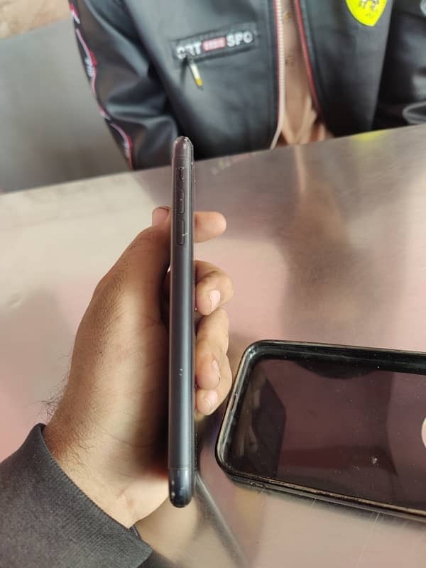 IPhone XR 256GB Factory unlock 5