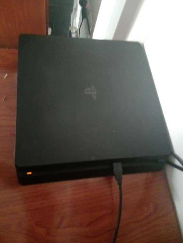 PS4 SLIM available for sale 0