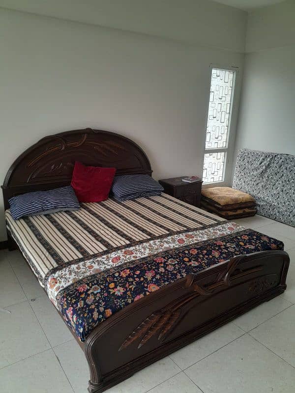 king size bed set with side tables and dressing table 4