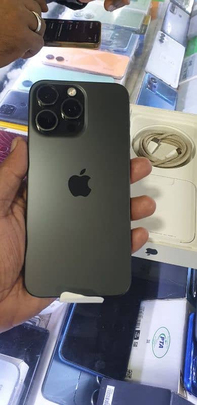 I phone 15 pro Maxx 256gb LLA factory unlock 2