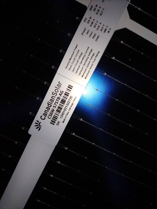 1x Canadian solar panel 575W only 3 months used 1