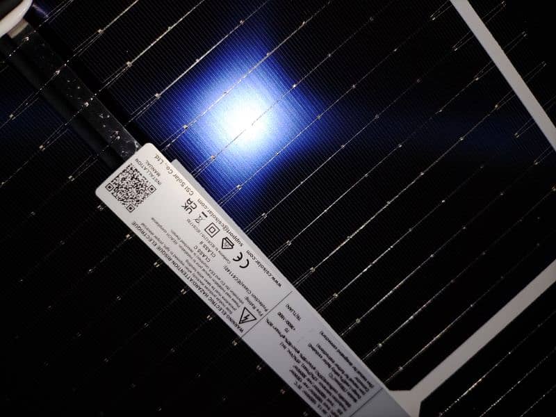 1x Canadian solar panel 575W only 3 months used 3