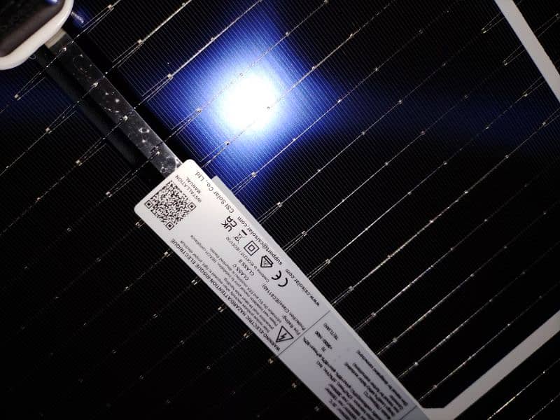 1x Canadian solar panel 575W only 3 months used 4