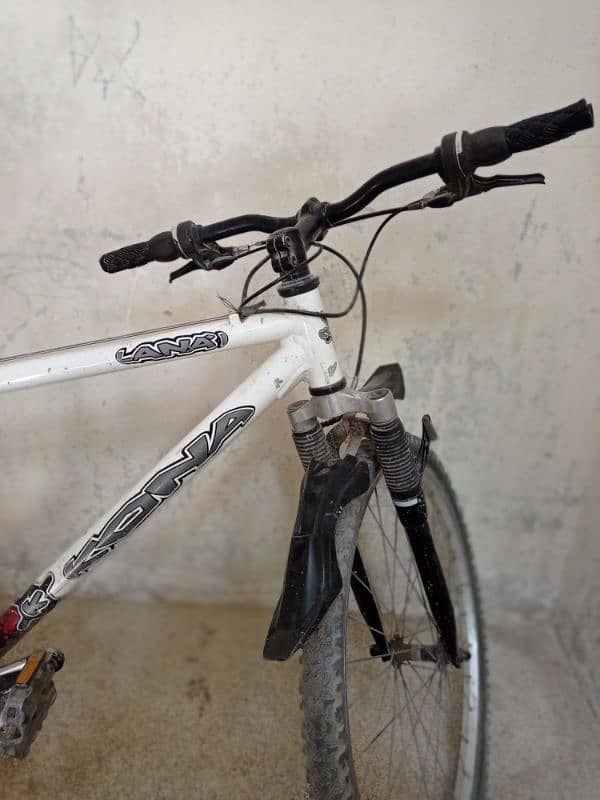 steel frame fully original Japan ki cycle hai 10 by 9.5 ki condition 2