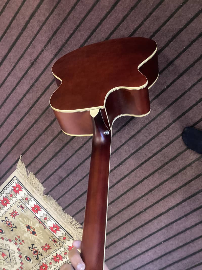 Acoustic guitar max size 10/10 3