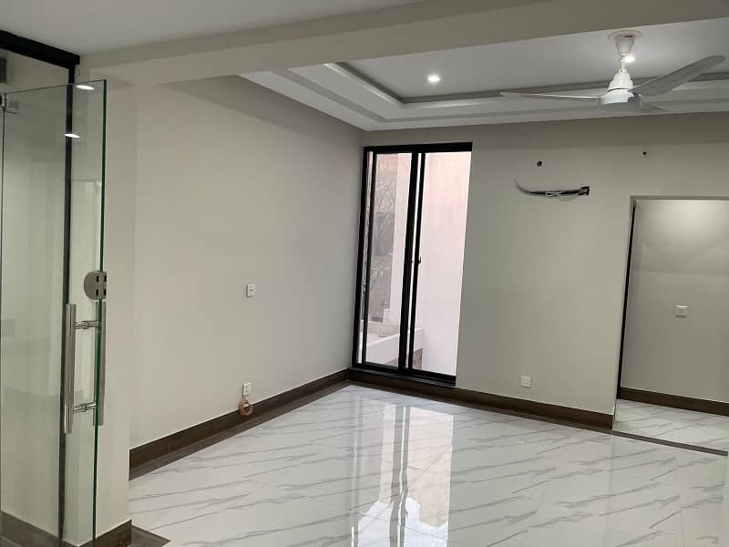 Brand New Commercial House For Rent In Gulberg. 3