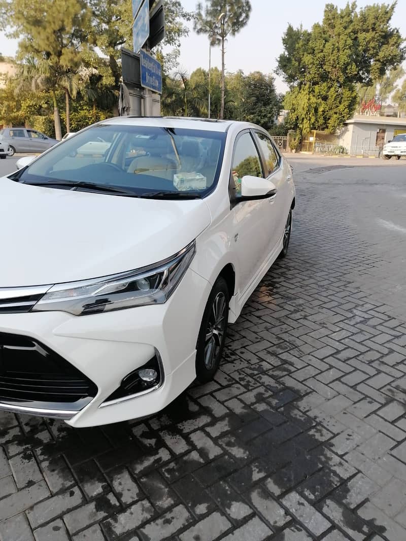 Toyota Corolla Altis Grande X 1.8 Beige Interior 2022 4