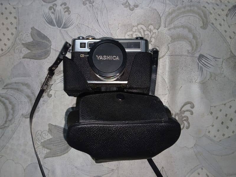 Yashica GSN Camera. 5