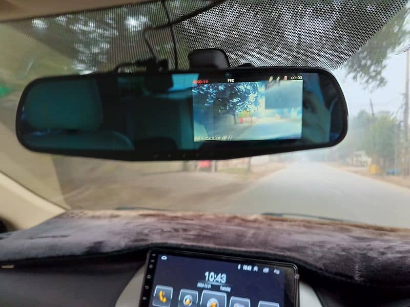 Car Dash Cams for sale working perfect , quantity 2 types 0