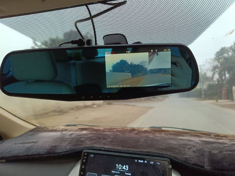 Car Dash Cams for sale working perfect , quantity 2 types 1