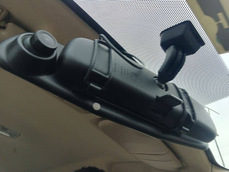 Car Dash Cams for sale working perfect , quantity 2 types 3