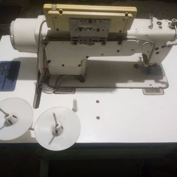 4 sewing Machines for sale 2