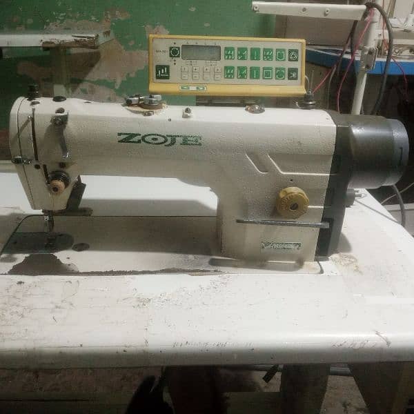 4 sewing Machines for sale 9