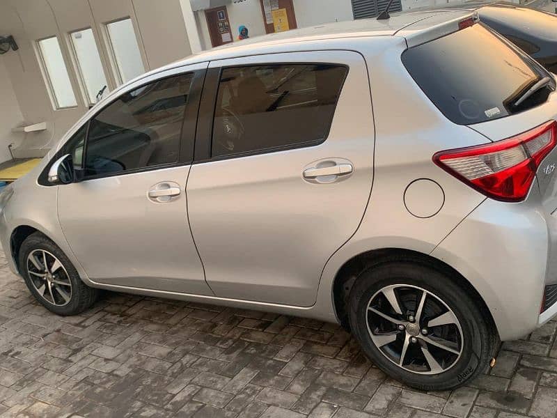 Toyota Vitz 2017 5